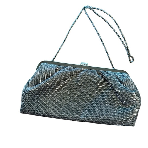 Olga Berg Clutch Silver Chain Metal Evening Cocktail East West Shoulder Bag NWOT - Picture 9 of 16